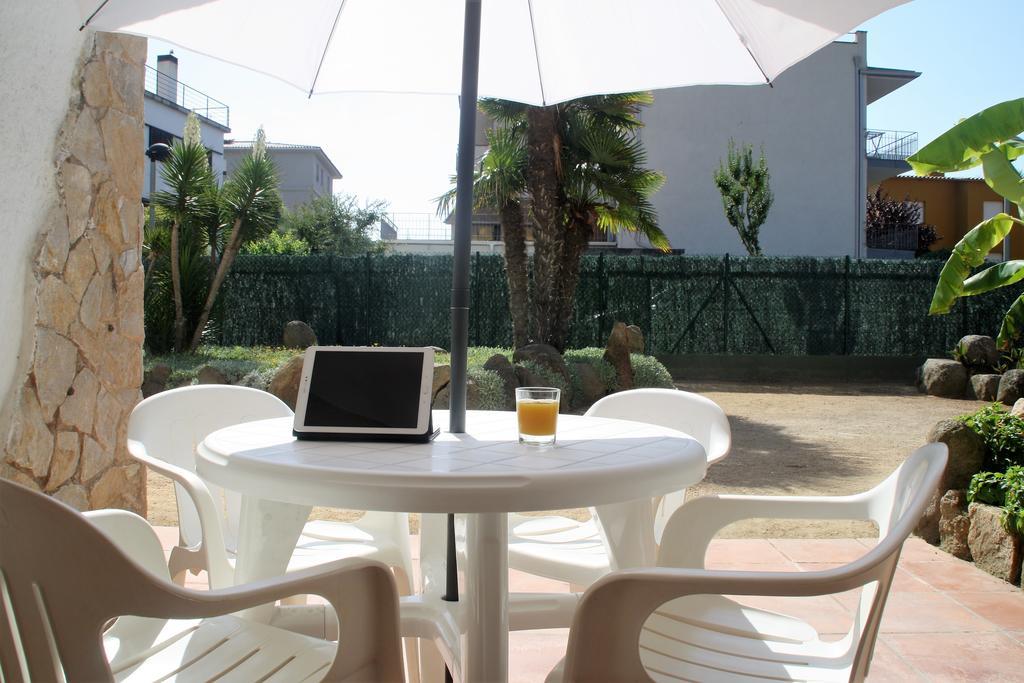 Apartaments Margarita Sabina Pinell Platja d'Aro Kültér fotó